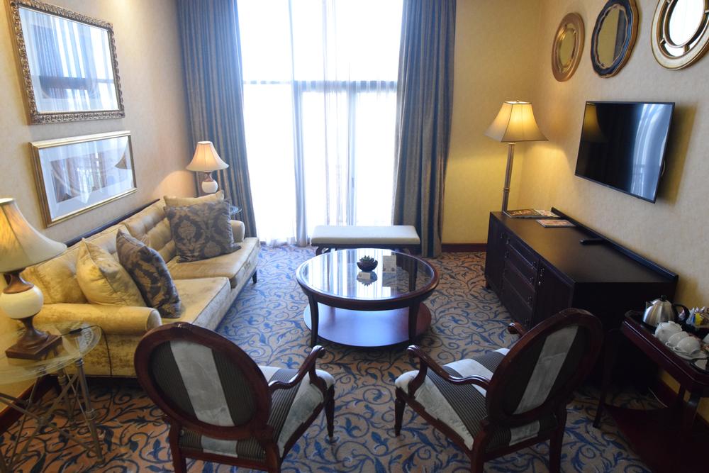 Michelangelo Hotel Executive Suite living